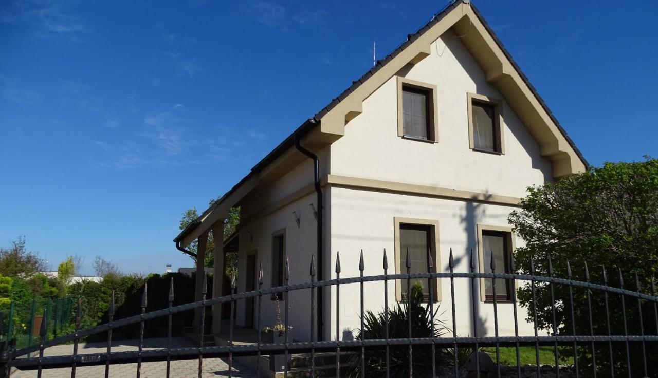 Kimy Home Mojmírovce Екстериор снимка