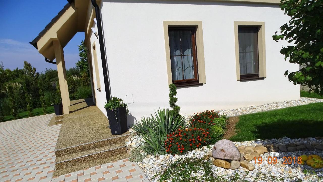 Kimy Home Mojmírovce Екстериор снимка